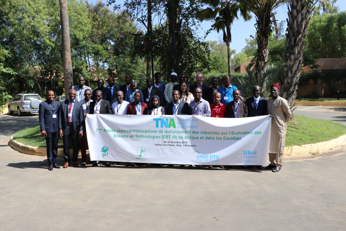 endaenergylinks's tweet photo. @jvesenegal @aissatou_diouf @UEauSenegal @Cassis_Ibra @CCNUCC Family photo of the 2nd Regional Capacity Building Workshop for the Francophone African and Caribbean Countries Group on Technology Needs Assessment.
#Climatetech #cop25 #Kebetu #ClimateChange https://t.co/RLhEUgFjQM
