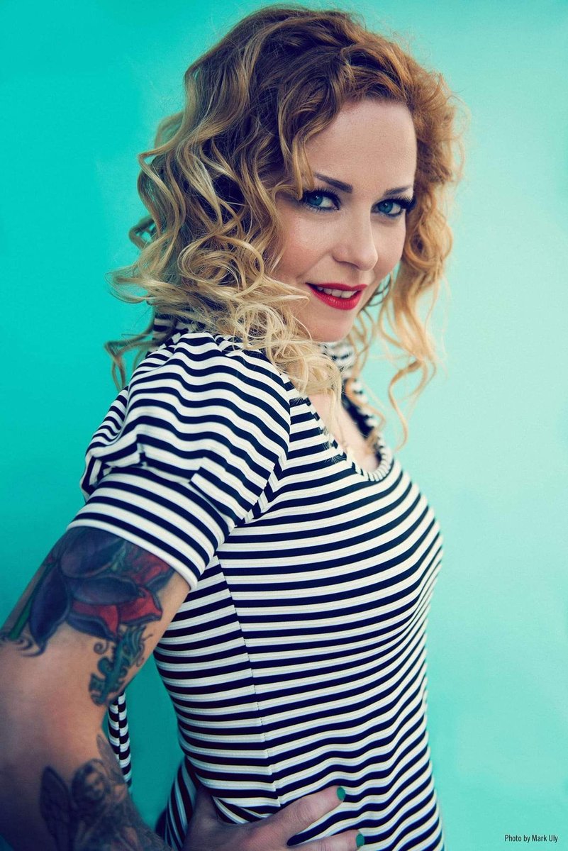 The first single of my upcoming album is a duet I recorded with Anneke van Giersbergen. The song is called MY KANDYAN SHIRT and it will be released by Excelsior Recordings on november 22nd. #annekevangiersbergen #ziya #ziyaertekin #blueflamingo #excelsiorrecordings