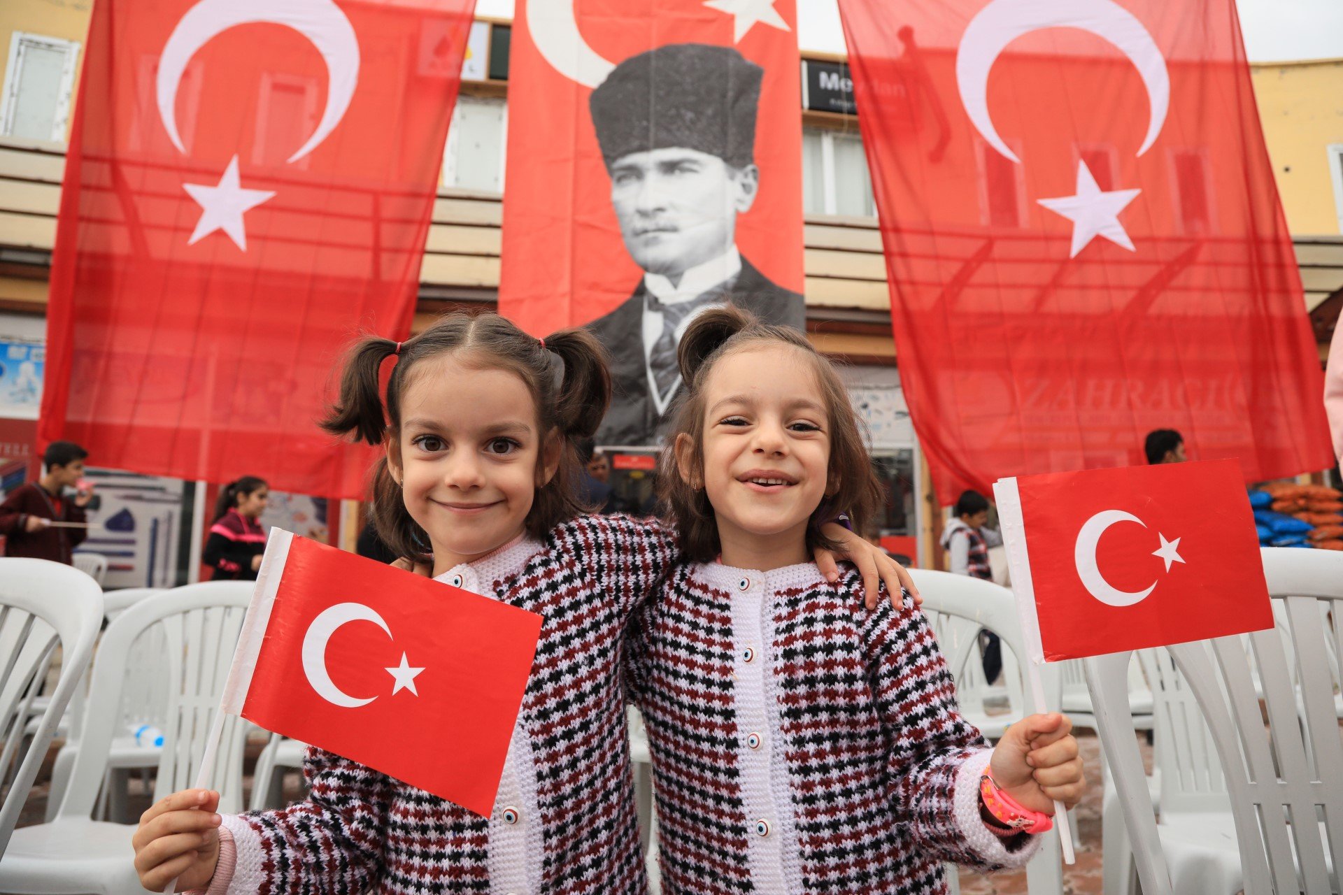 23 апреля в турции какой праздник. День турецкой Республики. Турецкие дети. День детей в Турции. Праздники в Турции.