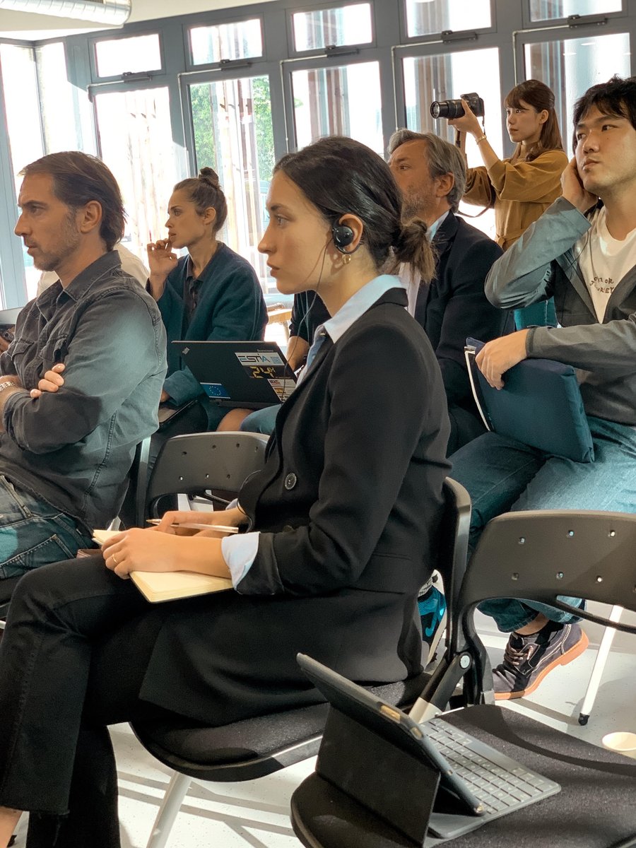 BizkaiaEmpresa's tweet photo. #OceanLivingLab - Gaur bisitaldia Communauté Pays Basquera (Nouvelle-Aquitaine) bertako ekintzailetza ekosistema ezagutzeko

. @CCIBayonnePB 
. "Croissance bleue" estrategia
. Halle créative inkubagailua
. #Compositadour, #Addimadour, @EkoseaF platafromak

#BizkaiaOrekan https://t.co/zkkpkpWm0z