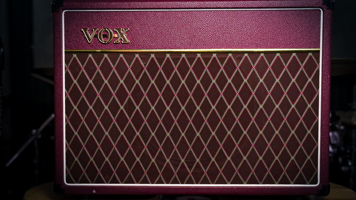 TheMixMasterPro's tweet image. Love this VOX amp and its great indie rock sound just turning it on!
#techytuesday #mixmasterpro #Amp #musicgear