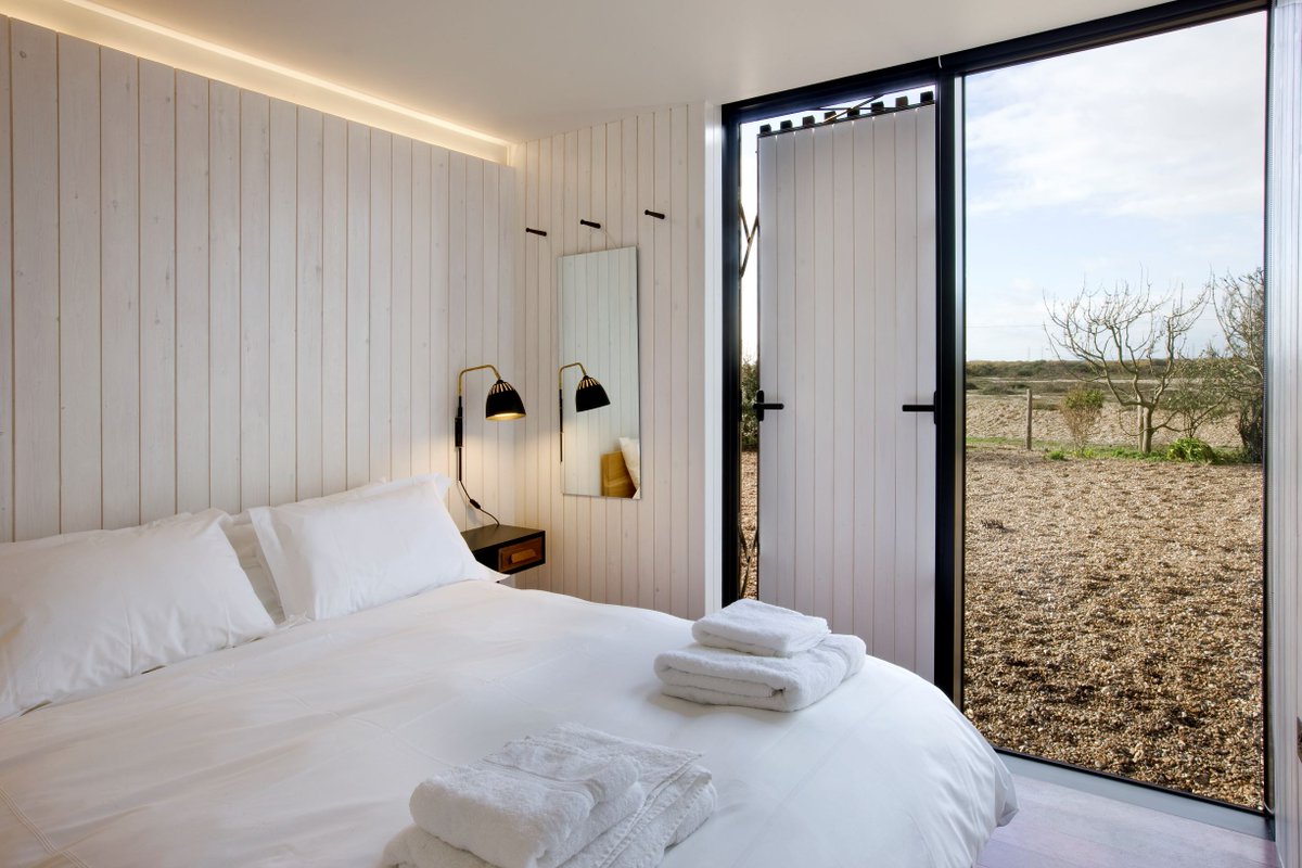 'The World, according to the best geographers, is divided into Europe, Asia, Africa, America, and Romney Marsh' Explore the #FifthContinent from our lovely #ShingleHouse #Dungeness. Book last minute offers living-architecture.co.uk/book.asp
#naturelovers #escape #wildlife #naturereserve