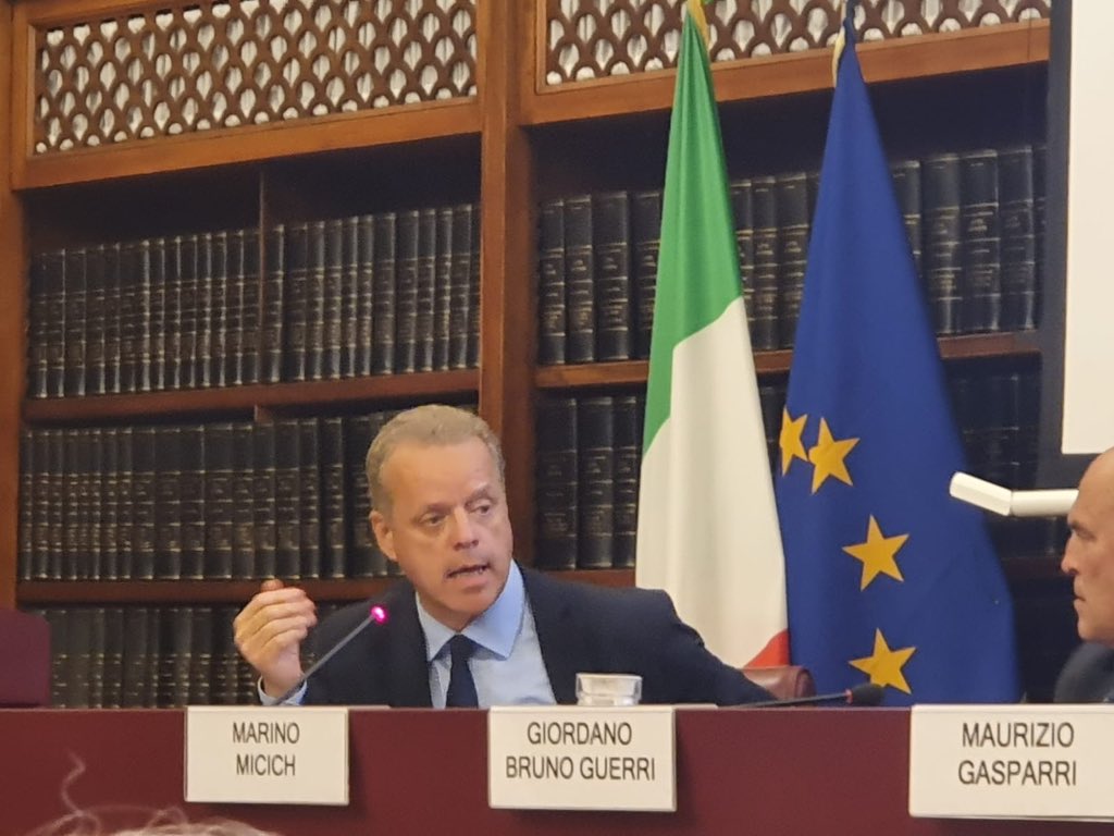 Il racconto di chi conserva la memoria della città. Marino Micich direttore del Museo Archivio Storico di Fiume. #Fiume100