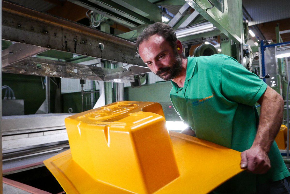 Bruno Le Maire tweet media