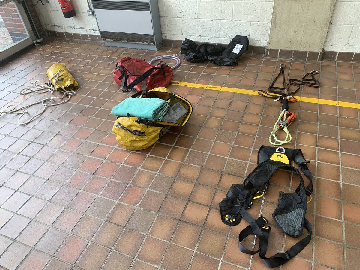 Bluewatch_Ryde's tweet photo. For yesterday’s drill we spent most of the time in the roof space of our pump bay. A good realistic training session that makes you double check everything you do.  #WorkingAtHeight #WhistleTest 
#WorkRestraint #FallArrest https://t.co/gxIrLRPCGJ