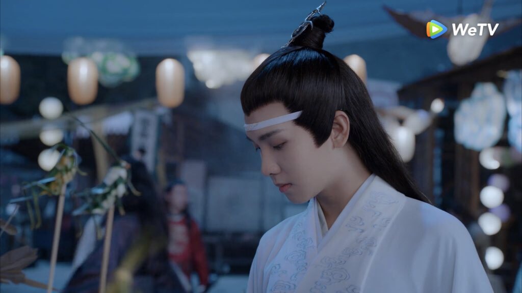 11. another of cql’s additions but the fact that sizhui remembered lwj’s kindness and maybe even kept a gift lwj gave him for 16-17 years, even after he lost his memory, and even though he lived with lwj himself.and then his own uncle gave him the same gift his father did.
