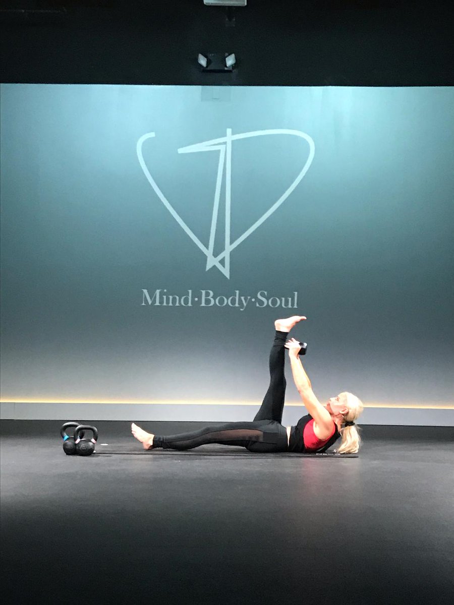 DinaJuve's tweet photo. Let’s Trick those Treats and get ready to lose those Halloween calories 🍬🍫!
You can workout with me anywhere and anytime. SIGN UP by clicking on the link below and download the app NOW. 
• Get the results you have been looking for!
 Xo, Dina
https://t.co/Q4OLzs6THJ https://t.co/4xQ2rZwLGL