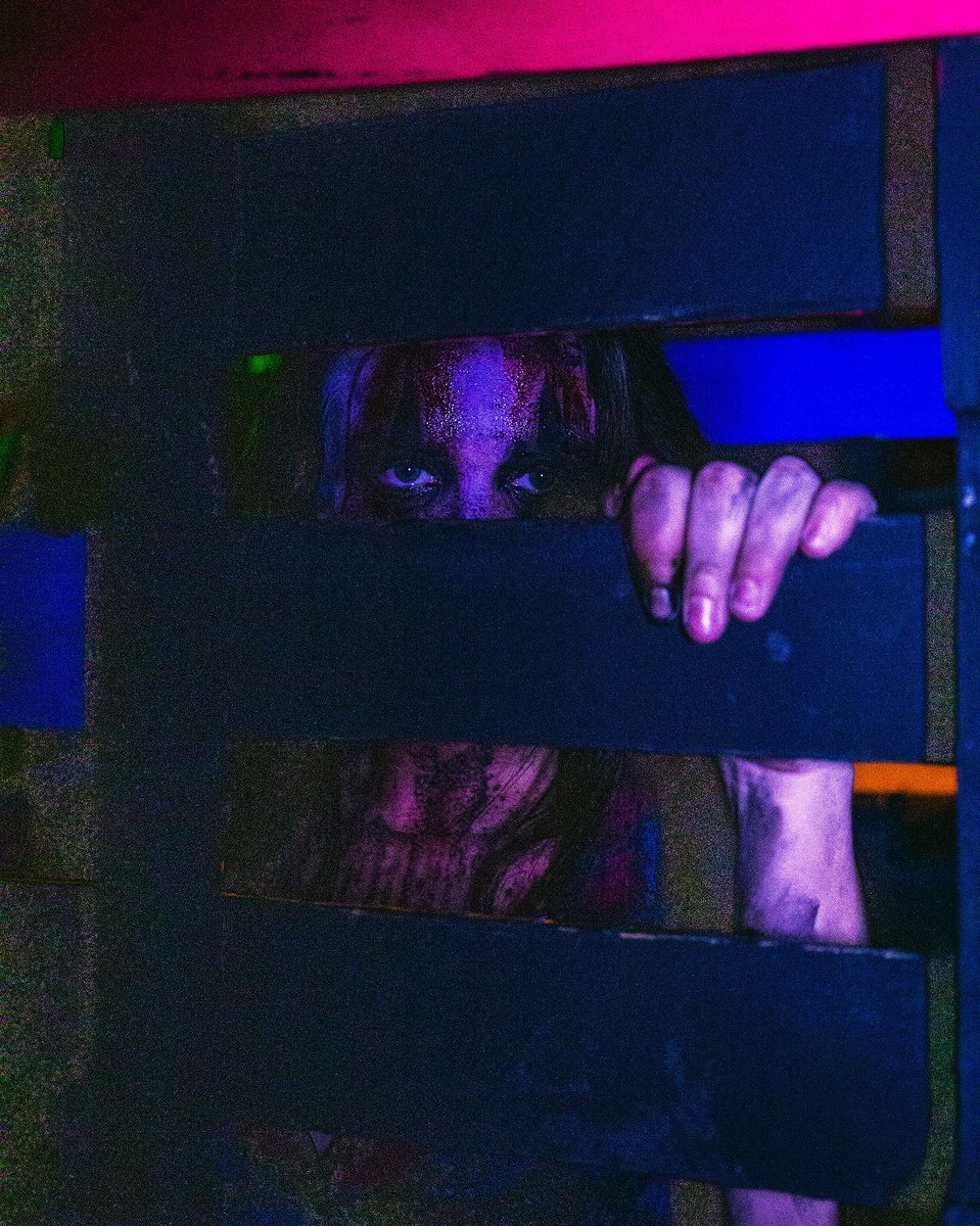 Warehouse31's tweet photo. You're not getting away that easy. These halls are filled with horrors that serve one purpose: to keep you inside. Warehouse 31 is open every evening this week. https://t.co/WIoz2a1mDZ