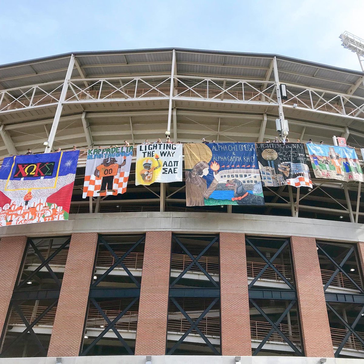 We love seeing these amazing homecoming banners at The Banner Drop! Thanks to all who participated! #lightingtheway