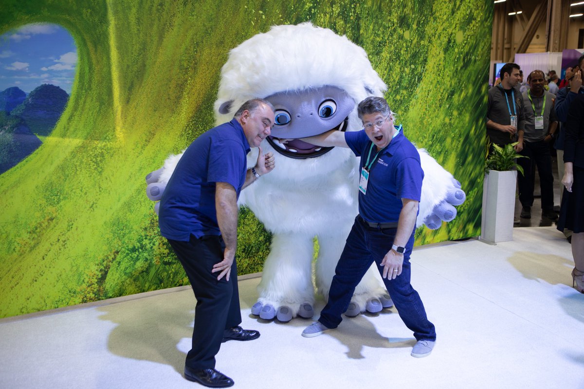 NetAppLearning's tweet photo. Take a bite out of day two at @NetAppInsight! #NetAppU #NAU https://t.co/HIzjWnVzNj
