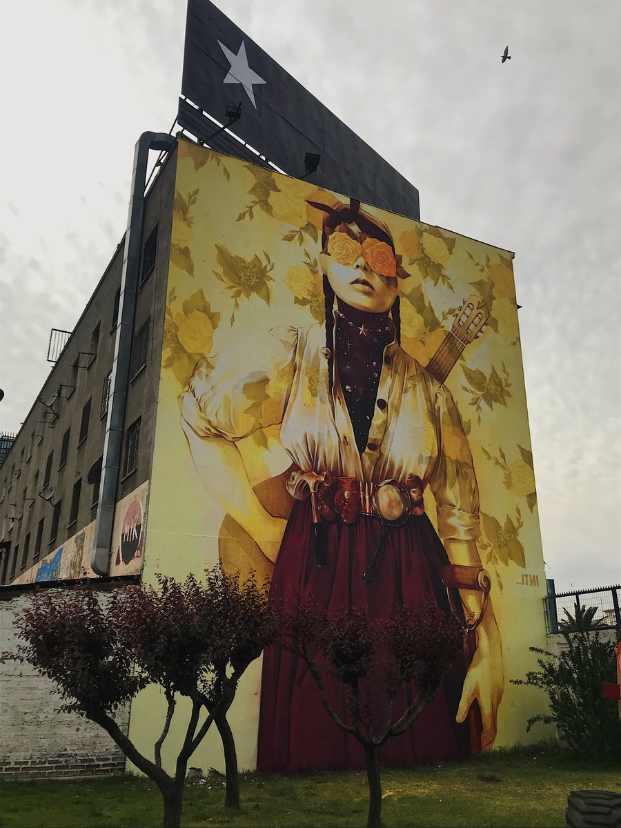 usach's tweet photo. Hoy inauguramos “Primavera Insurrecta", del destacado artista Inti Castro, mural que da vida a una de las fachadas más representativas de la @usach y que fue elaborado gracias a la colaboración de Galería Lira y @extensionusach ¡muchas gracias por el gran trabajo Inti! https://t.co/n3DjcmBW9A