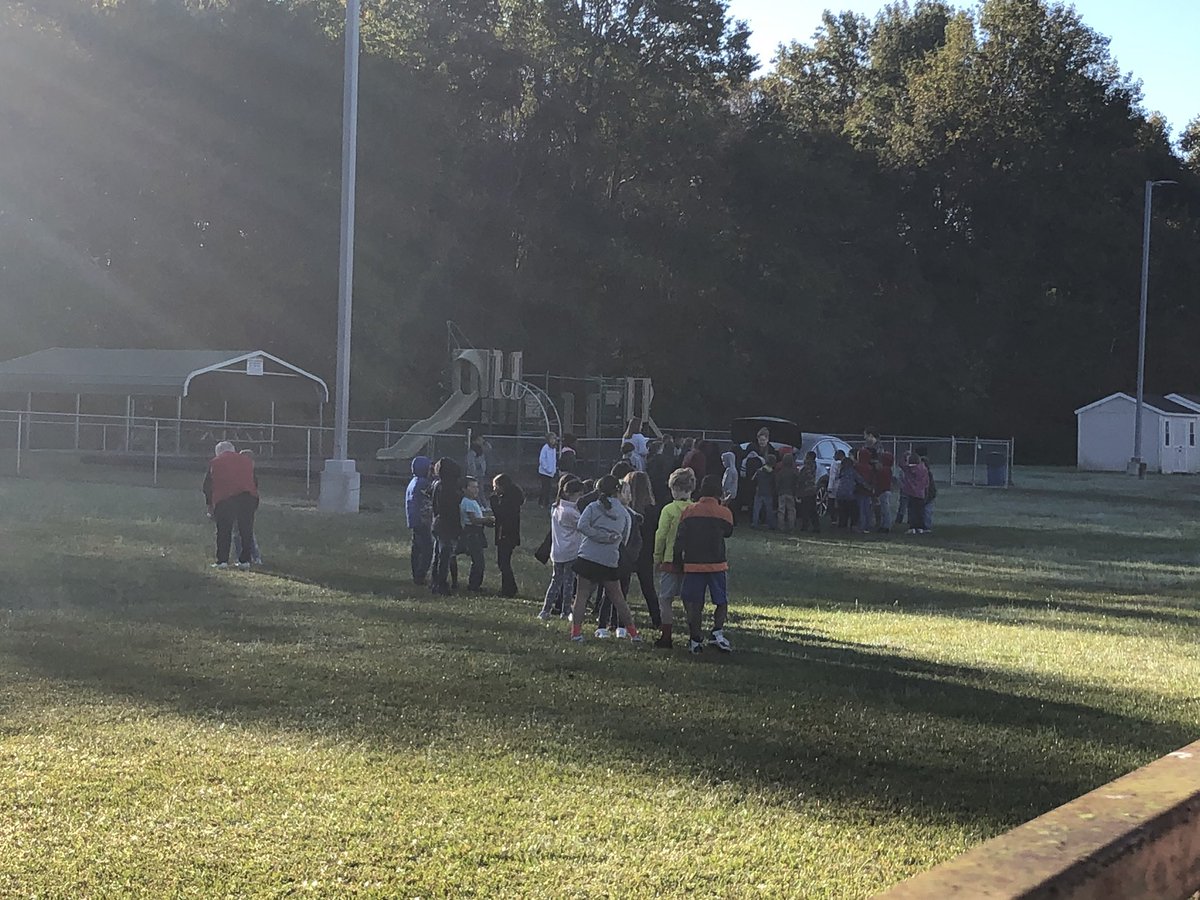 areaagagent's tweet photo. A few days late, Perquimans Extension held Farm Day Adventures for 150 2nd graders! @PerqCoExtension https://t.co/cu58nw48F2