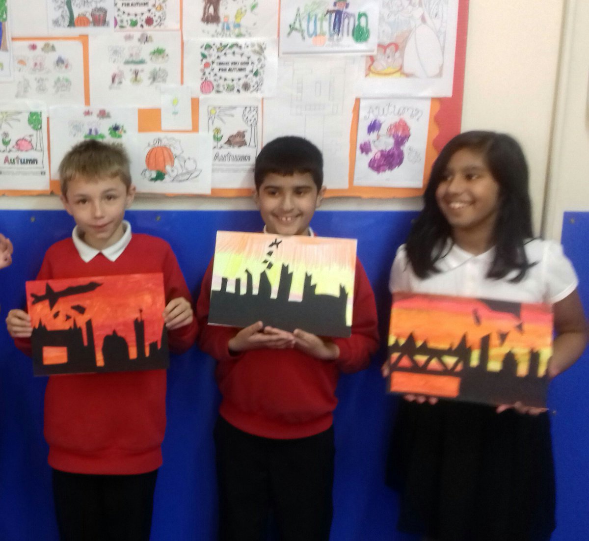 lmLALfamily's tweet image. Did you know that this week is  #Familylearningfestival? We'll be out &amp;amp; about across Lancashire seeing our #Familylearning in action! Check out this amazing #ww2 artwork done by yr5s and their parents/ carers at #stmarymagdalens in Accrington. #teamwork 😊 @AlMash @KTFamLearning