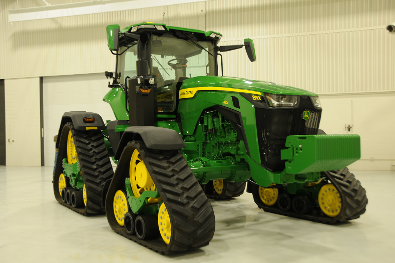 machinefinder's tweet image. For 2020, #JohnDeere is introducing an industry first—the all-new 8RX, a fixed-frame, four-track tractor. ow.ly/x43i50wWym1 via @AgWebEditor #AgChat #TractorTuesday #Tractors