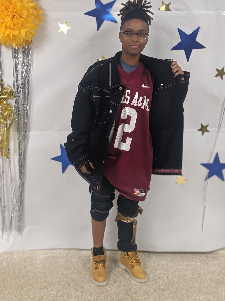 MsBurns_NHS's tweet photo. My seniors' fits for Decade Day! #Homceoming2019 #NHSHOCO #DecadeDay @NimitzHS_AISD @Nimitz_StuCo https://t.co/1GfCjRWklx