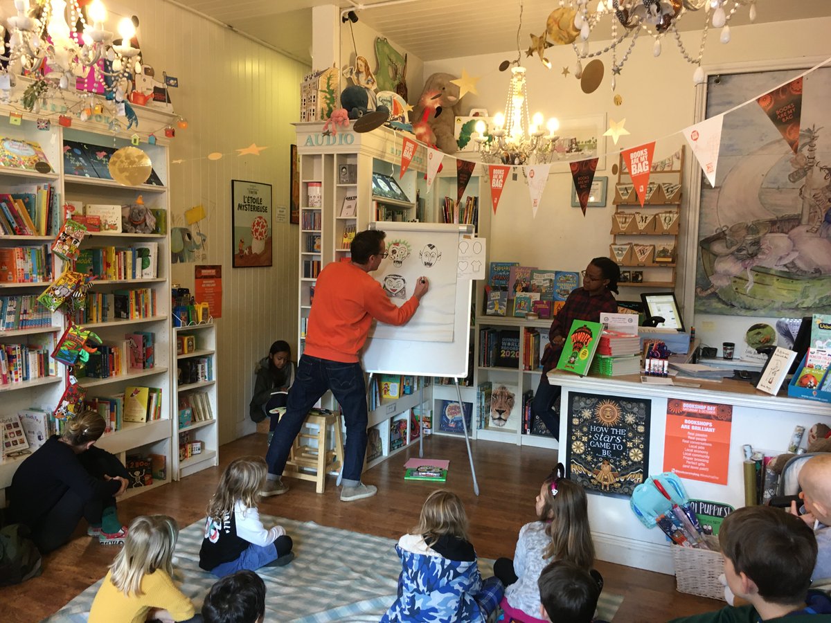 LKPChildrens's tweet photo. Re-living some #Halloween highlights from Jason Ford's recent workshops in @talesonmoonlane, @Foyles Stratford, @Discover_Story and @Rye_Books. Happy Halloween everyone! ๐ป๐๐ท๏ธhttps://t.co/yBuO0yZYQ0 #MonsterBookofZombies https://t.co/dCQUIl7eC7