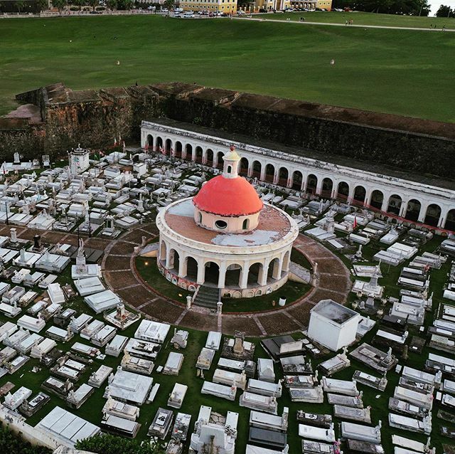 ObieVIP's tweet image. La Perla cemetery in San Juan Puerto Rico. #Ariel #drone #pr #puertorico #obievip #obievip_pr #morro #perla ift.tt/2BRv4eD