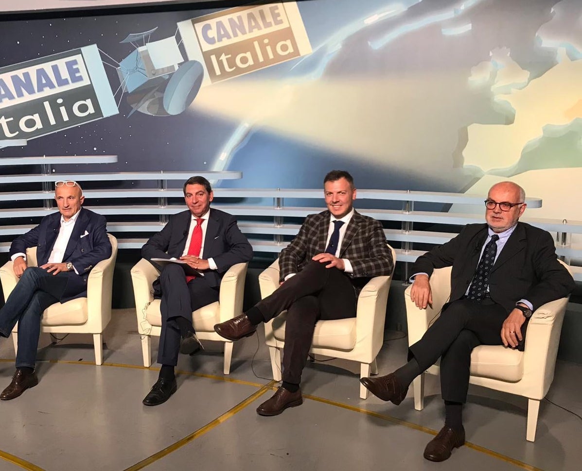 Ospiti di Notizieoggi, trasmissione condotta dal giornalista Gianluca Versace a <a href="/CanaleItalia/">Canale Italia</a>, venerdì #25ottobre 2019. Tre ore di diretta dalle 6 alle 9 del mattino per parlare (anche) dell'Associazione Editori Veneti, delle sue finalità e dei suoi progetti e programmi. #libri