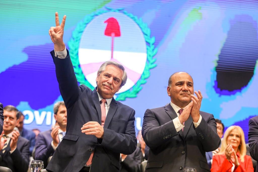 lagloriosatuc's tweet photo. Acompañamos a nuestro Presidente Electo @alferdez y a nuestro Gobernador @JuanManzurOK en el acto de Asunción de su segundo mandato. ¡Vamos a Poner a la Argentina de Pie!#LaGloriosaUsinaDePensamiento
#LaGloriosa
#Tucumán
#JuntosSomosMas https://t.co/x18YnZRyIC