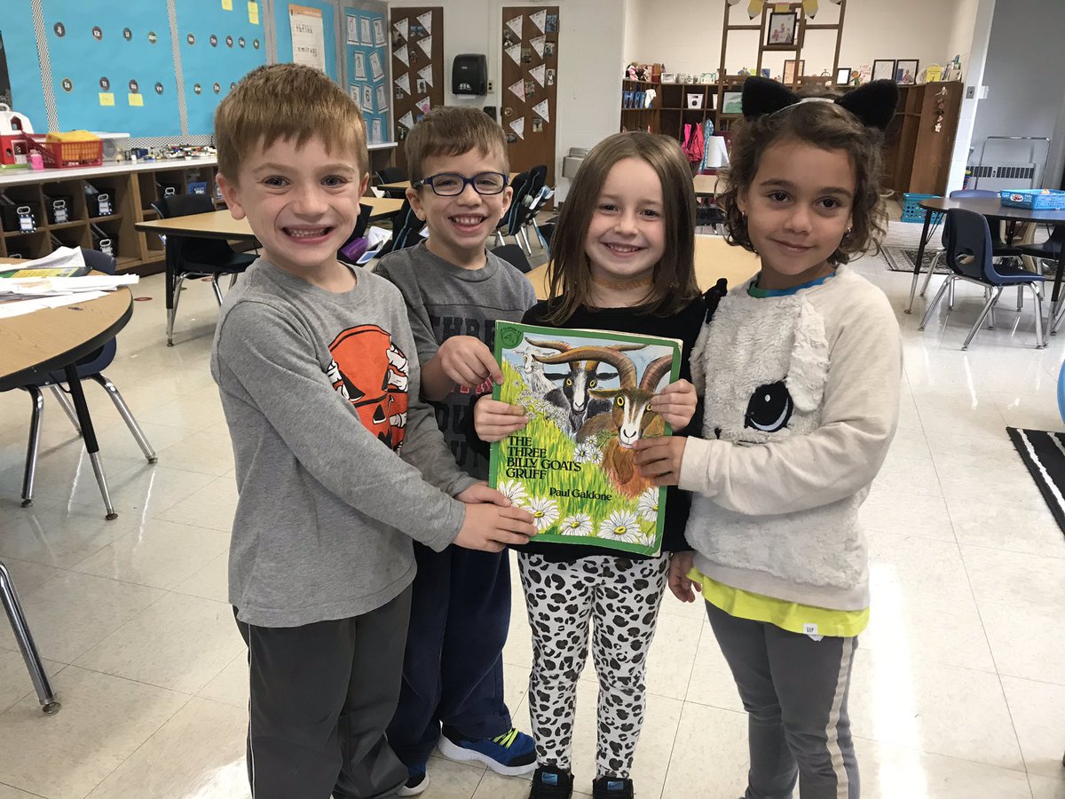 mrscella_forest's tweet photo. Our awesome volunteers who acted out “The 3 Billy Goats Gruff” today! https://t.co/6dHWqZ7k5X