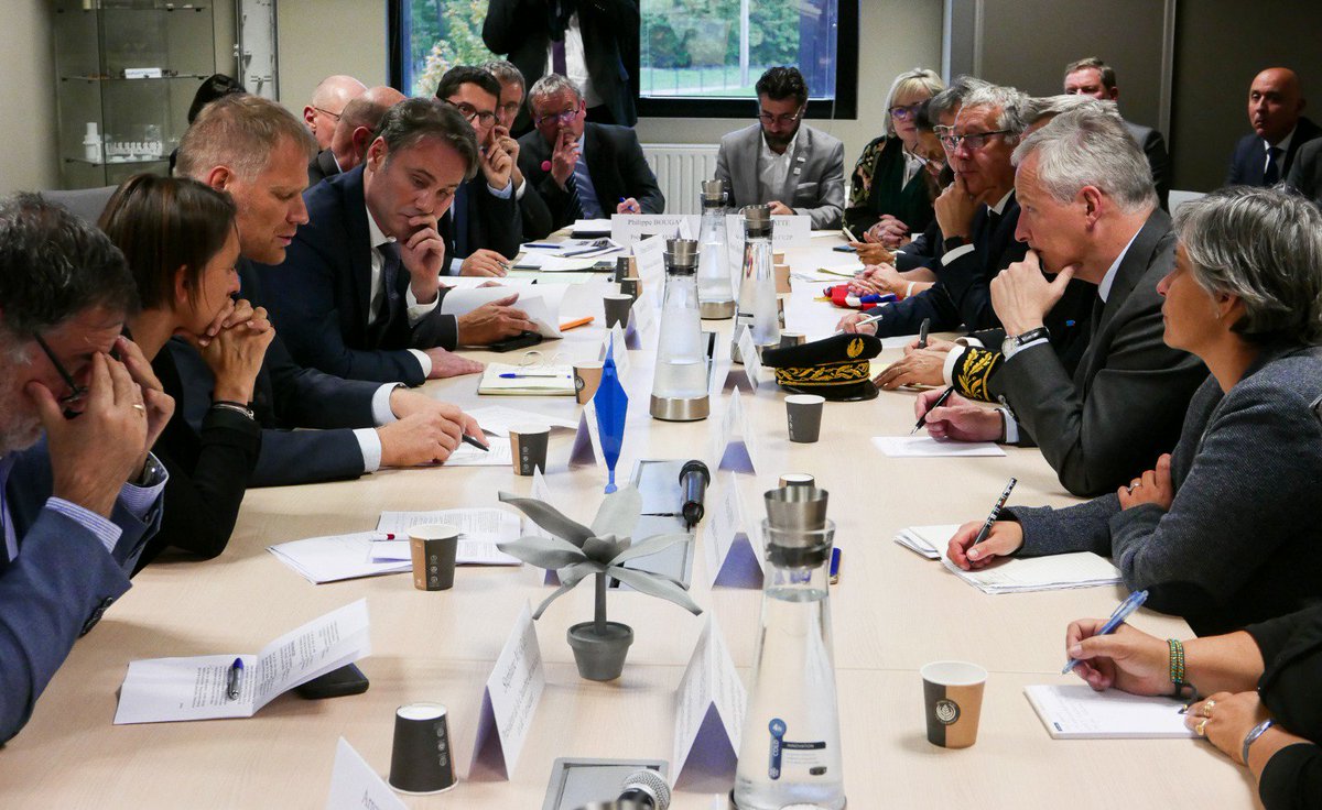 L'#industrie recrute ! Les chefs d'entreprise normands me disent leurs difficultés à trouver du personnel qualifié. Dans le #PacteProductif, nous proposons de mettre en place une gestion prévisionnelle des compétences pour répondre aux besoins des entreprises région par région