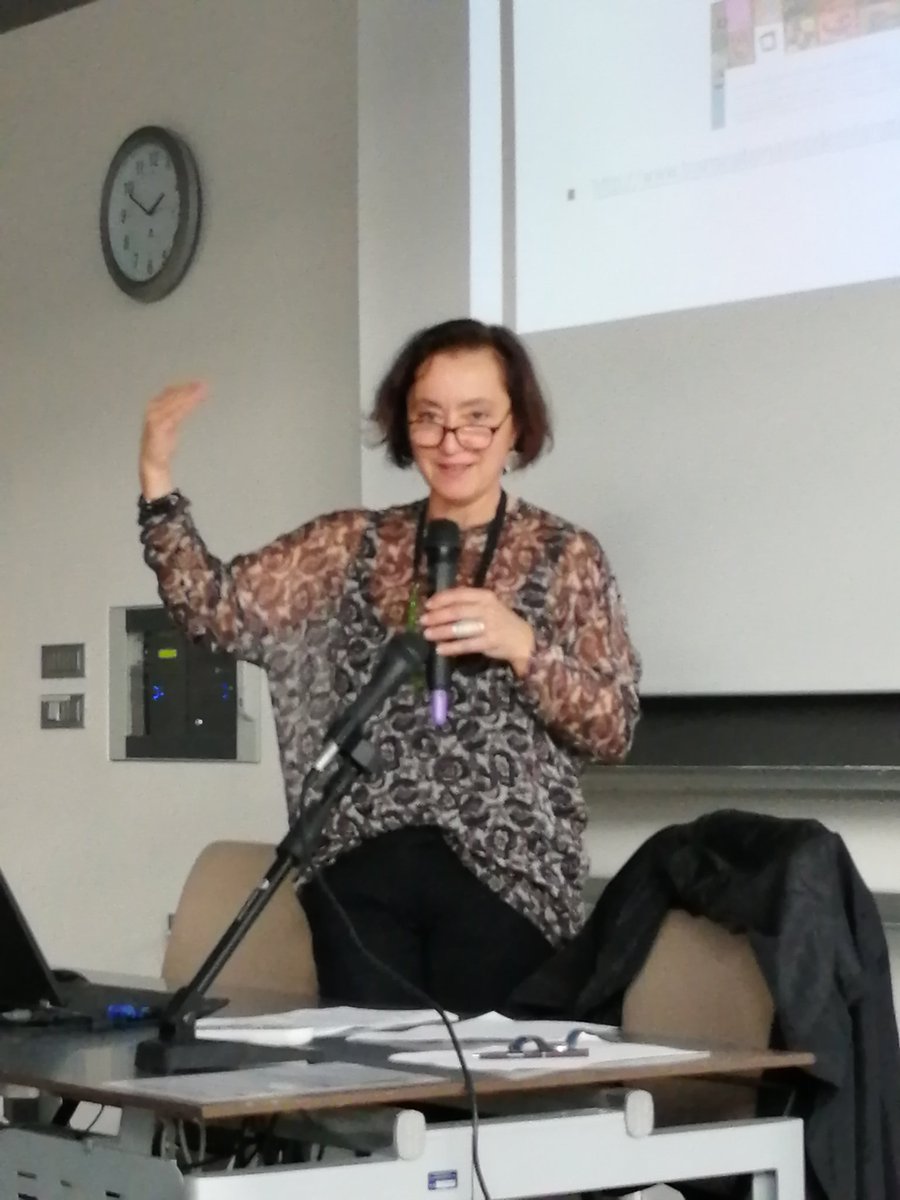 deliaclear's tweet photo. Loredana Polezzi talikg about translating Italian music #29ottobre #pinostra https://t.co/tOYn2JeQVI