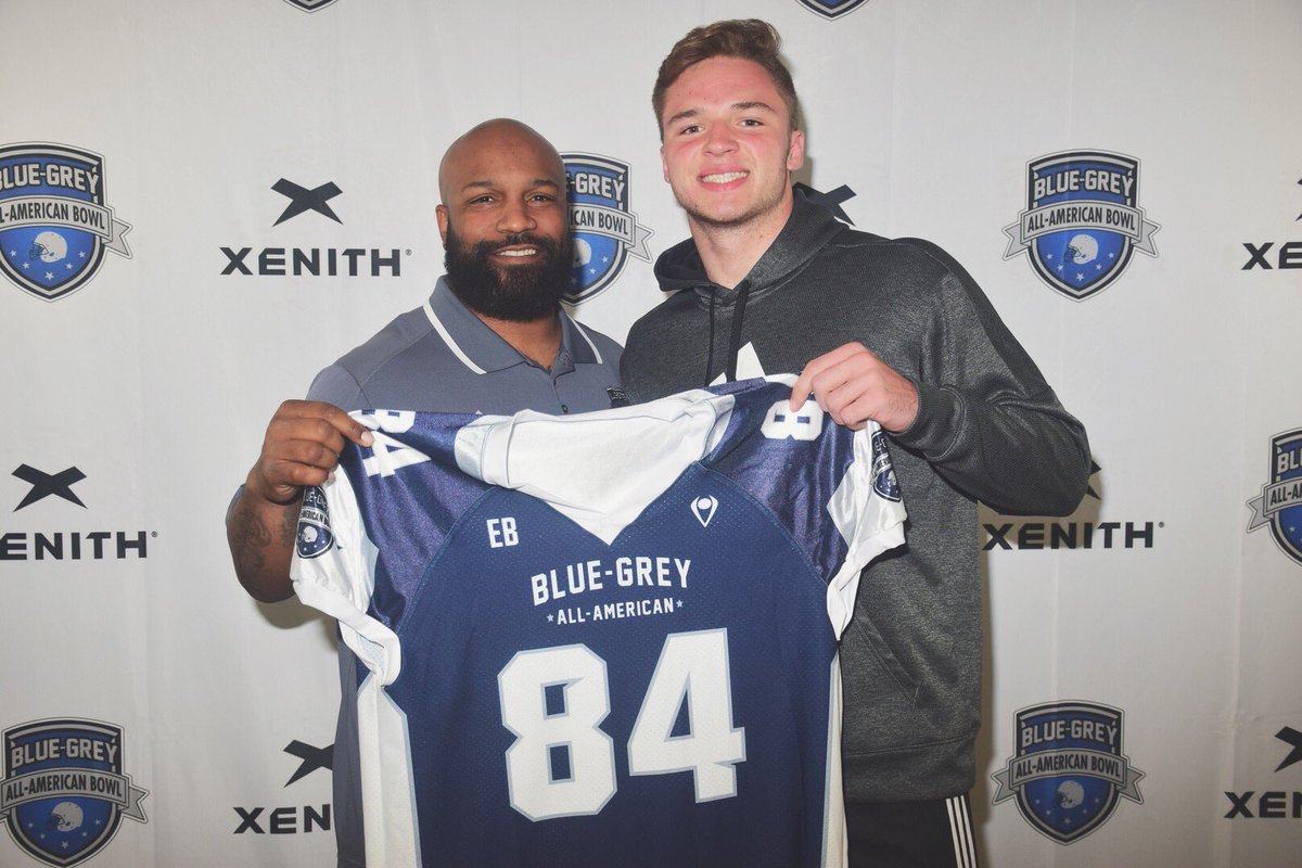 jjsurm's tweet photo. I AM REOPENING MY RECRUITMENT ‼️
6’4 225 TE, RB, DE
CLASS OF ‘23
3⭐️ out of highschool
All-American, All-State
3.8 GPA, Studying Business/Marketing
RT to get me into coach’s contact!
Thanks and God bless! https://t.co/dv30YeJF8j