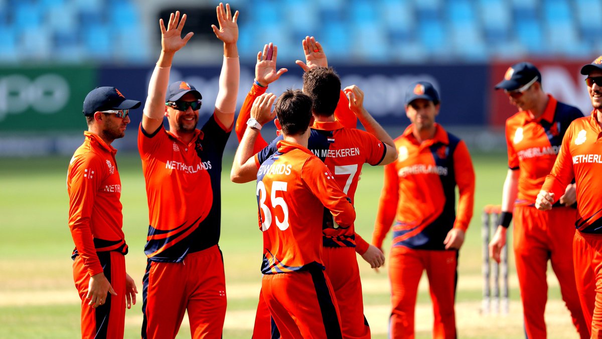 JUST IN - Netherlands have sealed a spot in the ICC T20 World Cup in Australia next year! They beat UAE by eight wickets. 🥳🥳

#T20WorldCupQualifier 

cricbuzz.com/live-cricket-s…