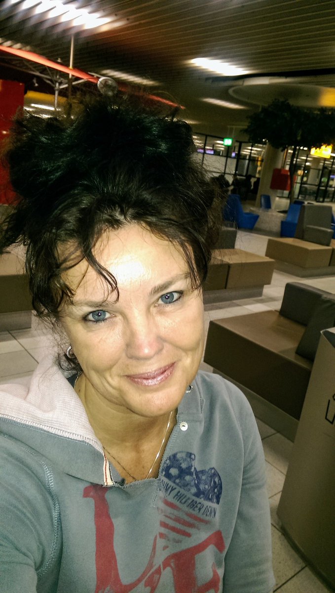 nataschavthooft's tweet image. #SameGirl
#SameClothes
#SameDestination
#SameHappiness 
2013
2015
2016
2019