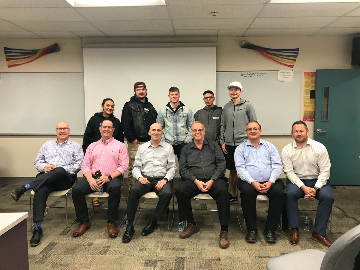 sasankp's tweet photo. At Chandler-Gilbert Community College CIS class discussing the City of the Future, Smart Cities and more. Great questions from amazing students and future technology professionals. Thank you to Dr. Jeannette Shaffer for this opportunity to connect with students!
#CGCC, #GilbertIT https://t.co/AjMyvaehfB