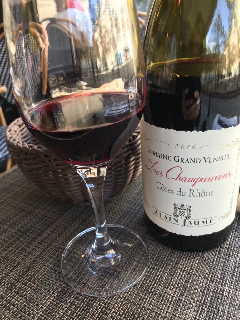 generalli_2k's tweet photo. Wine in Guangzhou, imported from France, can be wholesale and retail @all #wine #redwine #sales #retail #wholesale #business wine https://t.co/kyym1Zrrl0