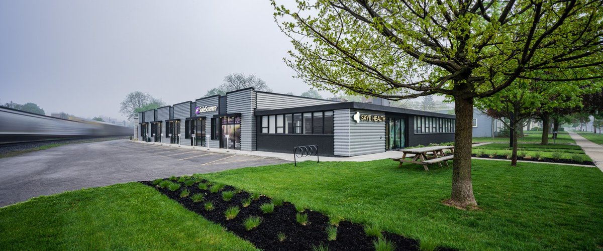 zeddarchitect's tweet photo. Urban Design Awards vote closes 31 Oct. Support the awesome adaptive reuse of 627 Maitland St, from eyesore to vibrant office space. https://t.co/O78EpKxKMx #ZeddArchitecture #AdaptiveReuse #UrbanDesignAwards #627MaitlandSt #IronworksBuilding #CanadianCommercial https://t.co/DlPeczCY1i