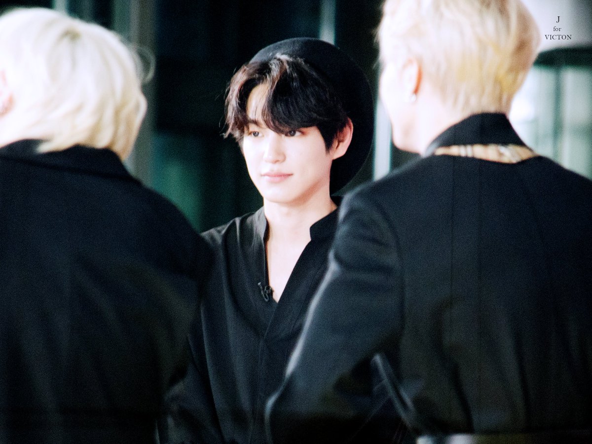 J_for_1109's tweet photo. 191029 반반쇼

베레모 차니 ㅠㅠ 귀ㅠ여ㅠ워ㅠ

#허찬 #찬 #CHAN
#빅톤 #VICTON #그리운밤 https://t.co/dnBIbc5JvA