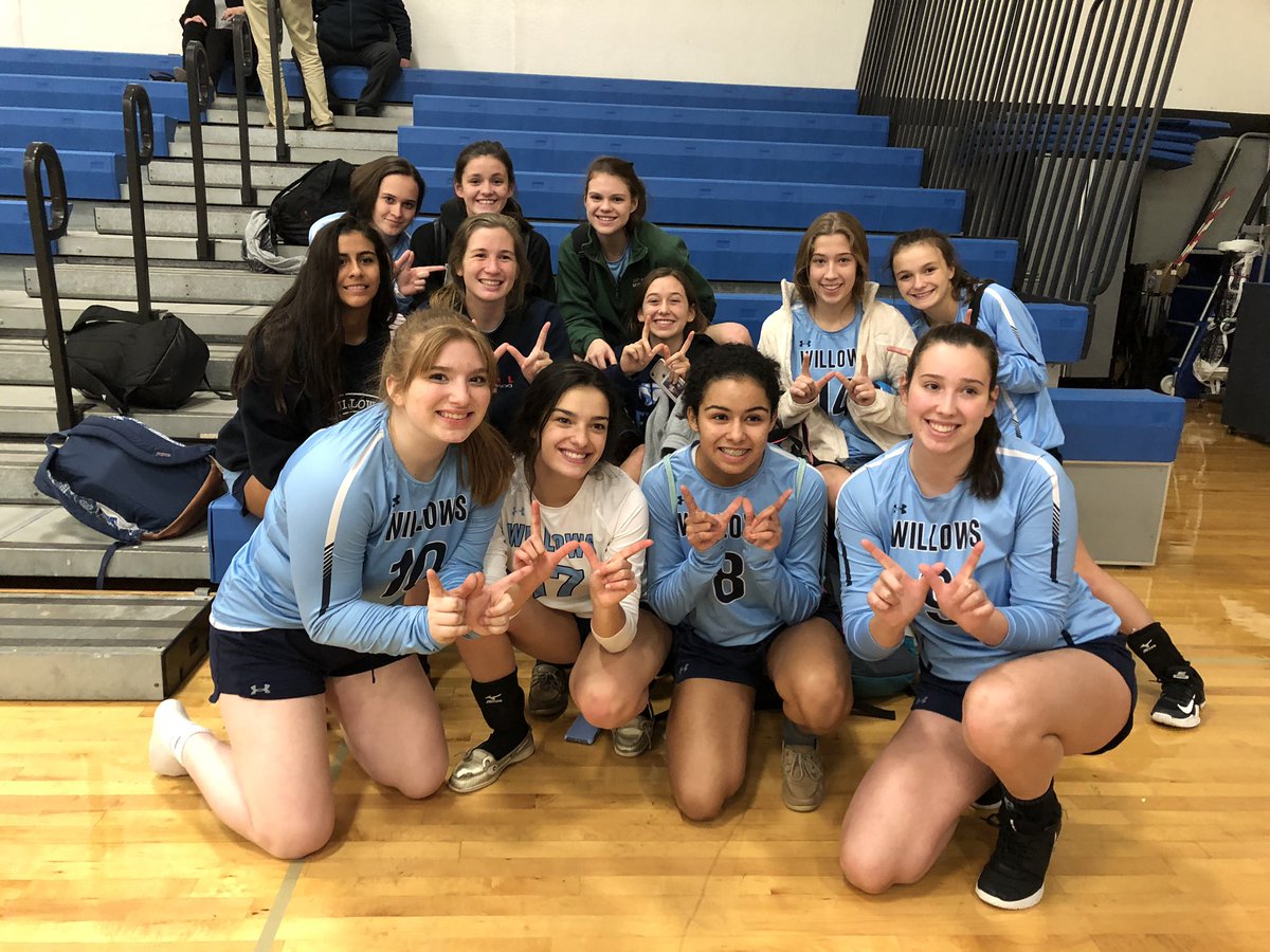 WAeaglessoar's tweet photo. TWO GAME SWEEP! Our VB Eagles took their first game in regionals against Chicago Acero, 25-2 &amp; 25-10! #WAEaglesSoar #WillowsAcademyVolleyball https://t.co/2mnVL2woSN