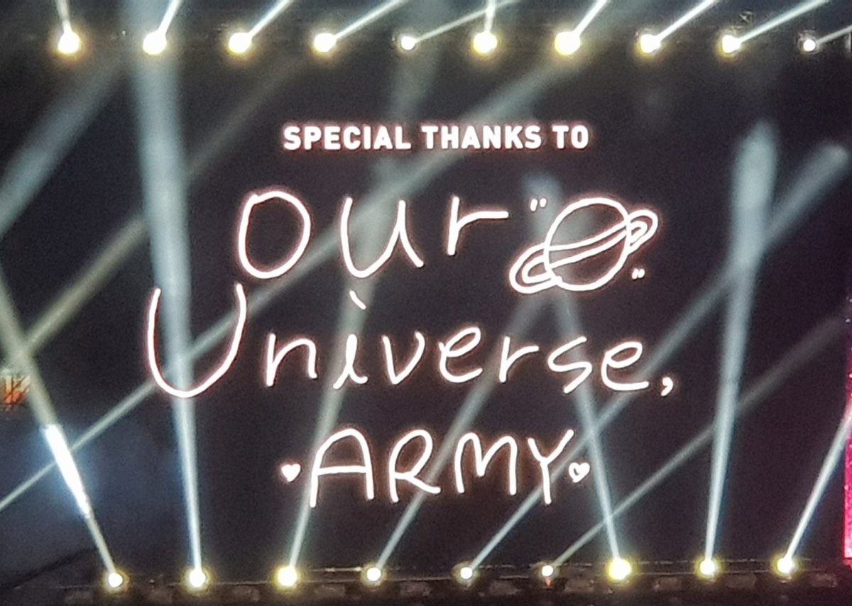 lowingbing's tweet photo. 방탄소년단 오늘도 수고했어 ❤❤ 사랑해!😭😭😭마음이 매우 행복하다.
진짜 너무 고마워 사랑해💕
#bts #btsfinal #bts_sy_final
#btslive #speakyourself #Army #speakyourselfthefinal_d3 https://t.co/qjRJuhWh7H