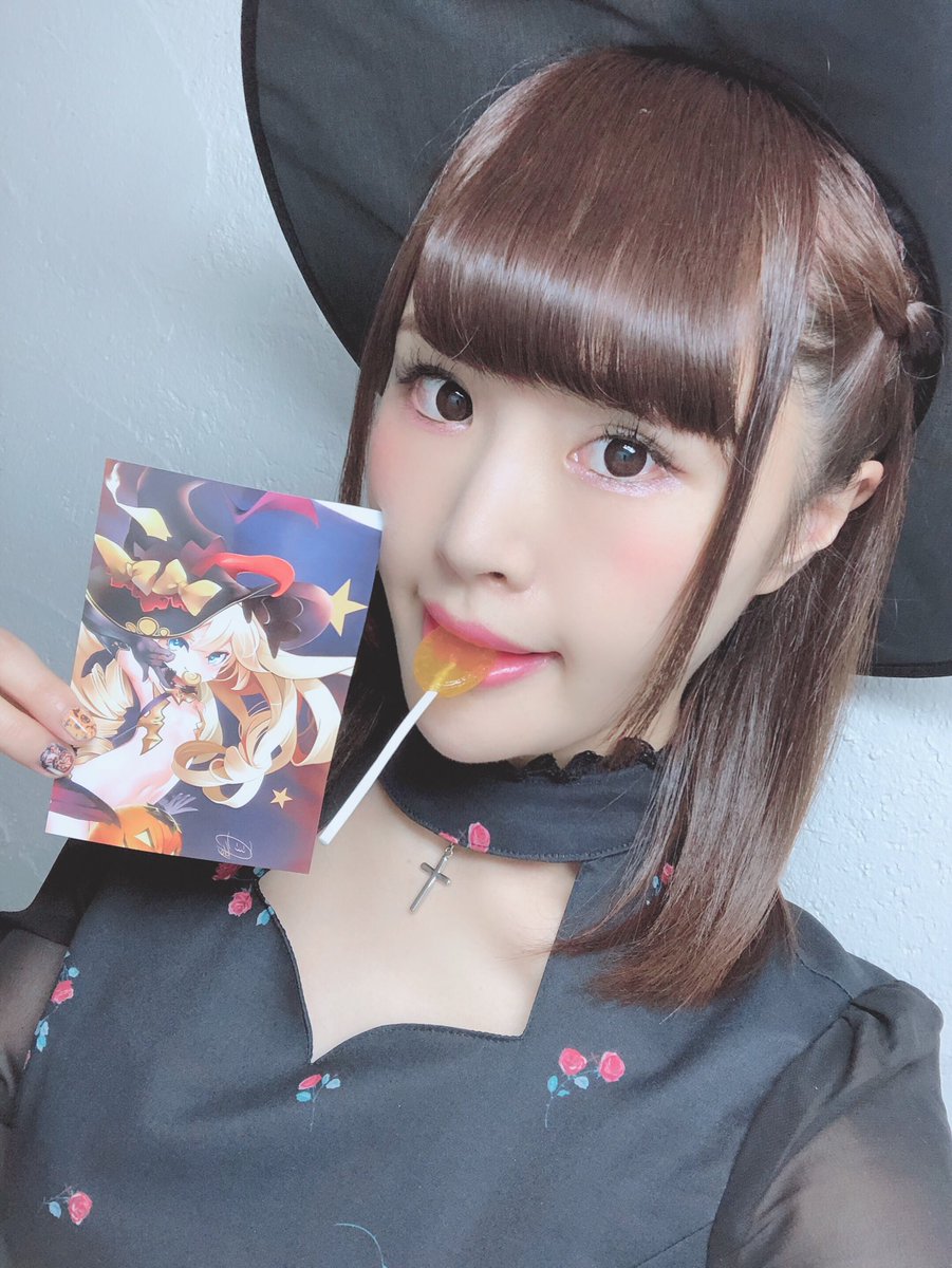 岩佐 夏芽 声優 Sur Twitter お友達のぐらら先生 Seigou006 にcvを担当しているスモーリーのイラストを描いてもらいました ロリ可愛すぎて お腹が特に好き ピックアップは31日までなので是非引いてね アズールレーン アズレン スモーリー