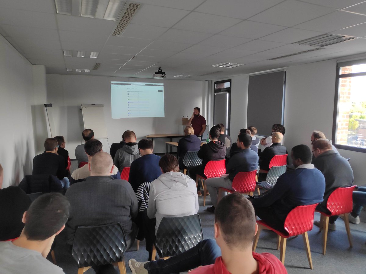 gillotvi's tweet photo. @marie_chacun @cmaneu @antoineblancke Merci @cmaneu 👍 pour cette présentation mode "POC" des services cognitifs dispos sur Azure. Belle illustration de documents analysés par l'IA "Custom Vision" et les workflows "Logic Apps" pour automatiser une inscription d'asso 👏 #AXABBL #AXAGuilDEV @AXAJobs_fr https://t.co/R2CZI4aAKP