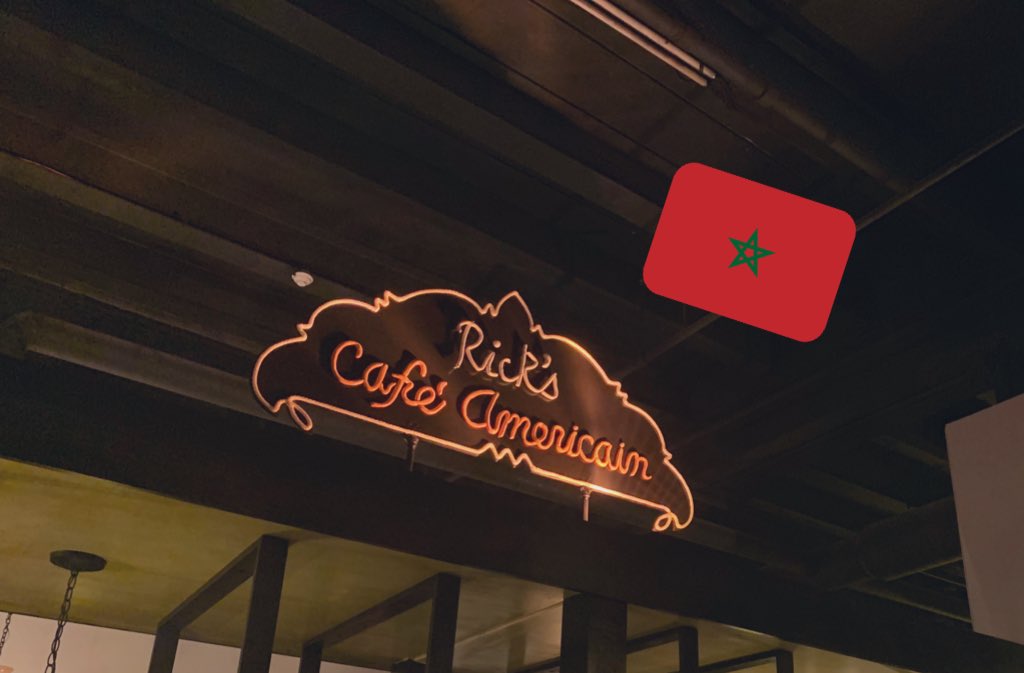 Christy_AnneH's tweet image. #TeamworkTuesday flashing back to 1940 Casablanca