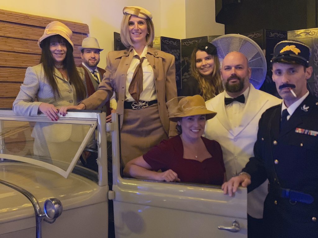 Christy_AnneH's tweet image. #TeamworkTuesday flashing back to 1940 Casablanca