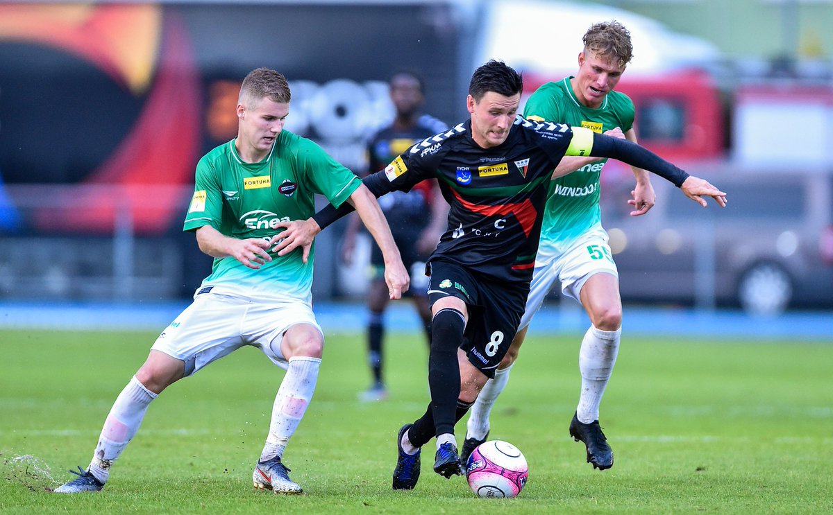 GKSTychy1971's tweet photo. ⏱️ 46' Zaczynamy 2⃣ połowę meczu #RADTYC. (0:0) https://t.co/l7OSHKCbWD