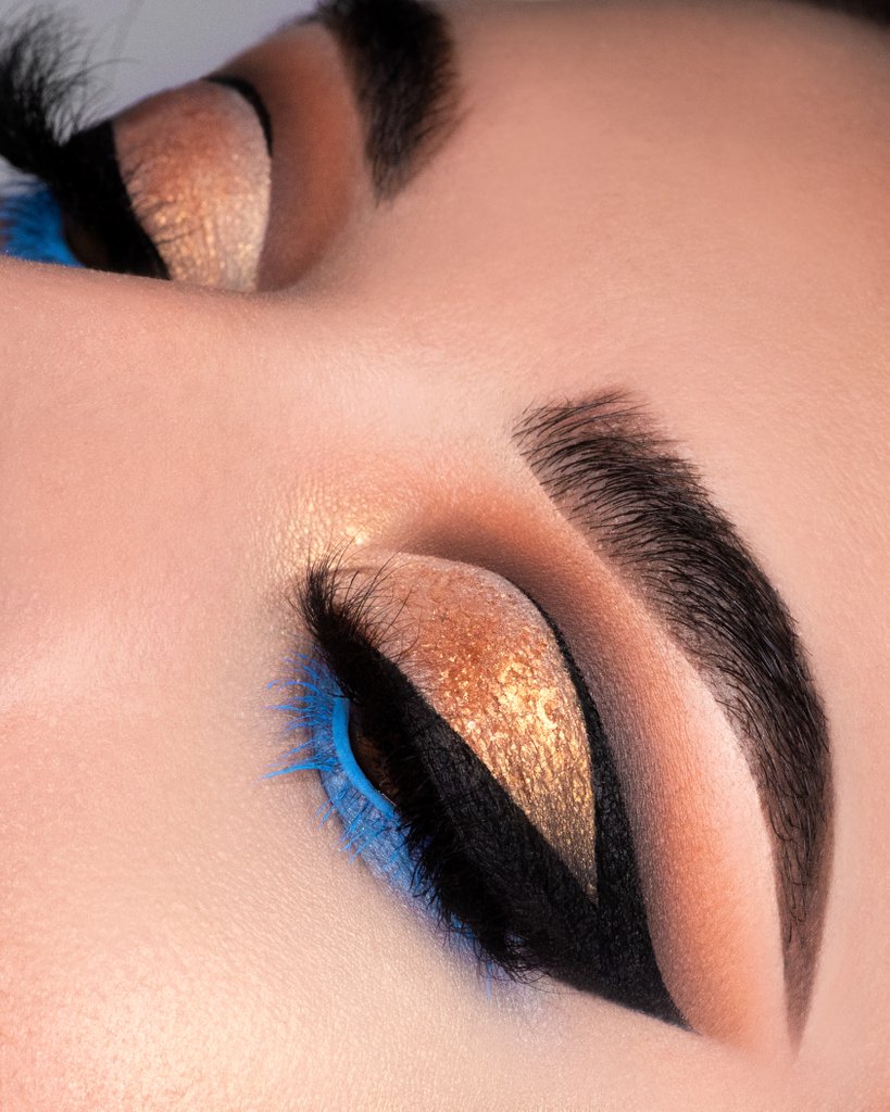 deckofscarlet's tweet photo. This BOMB eye look by @nessasunshine using Oracle Eyeshadow Palette + Celestial Nights Kit! #IAMSCARLET #DeckofScarlet https://t.co/V1s9cqMDA7