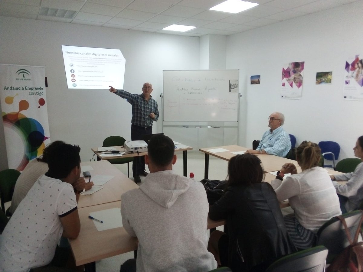 cadecadiz's tweet photo. ¿Sabías que puedes capitalizar #Prestación por desempleo para iniciar un proyecto empresarial? Os lo hemos contado en #CADEBarbate en el Curso impartido por nuestro compañero @diegoyperez  @aemprende ,llevamos la formación  de las personas #emprendedoras a todos los municipios! https://t.co/4RXRzxhnfV