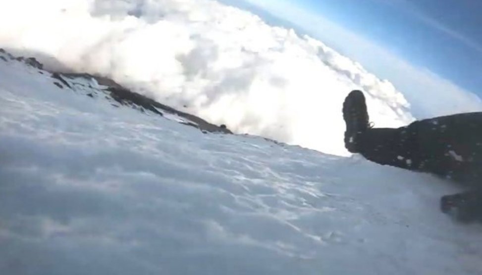 ニコ 生放送 富士山 死亡