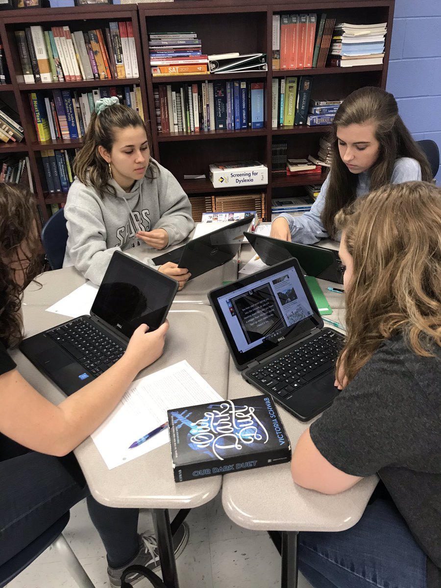ReneeAtk's tweet photo. #kingsofeng dig deeper into Oates’s “WAYG, WHYB” with #fannpick and compare the story to Dylan’s “It’s All Over Now, Baby Blue.” Another group explores frightful fiction vs true-crime. Another has Ss create a short scary story. #creation #collaboration #ahsengagement #ahsliteracy https://t.co/OVx9DcIzBg