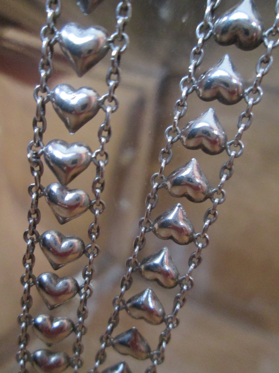 whytewing's tweet photo. Sterling Silver Bracelet, ASCENDING HEARTS, Delicate Ladder of Petite Puffy Hearts https://t.co/0YeySRYa3k via @Etsy  #whytewing #etsyshop #ebayrocteam #hearts #sterlingsilver #laddertothestars #puffyhearts cuffing #cuffingseason https://t.co/HhGsMHw5mk