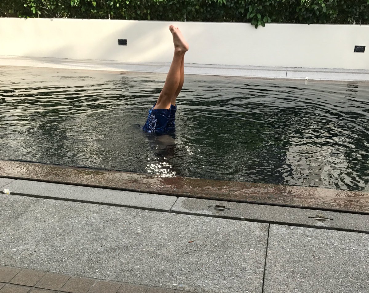 わいの得意技。
水中倒立
