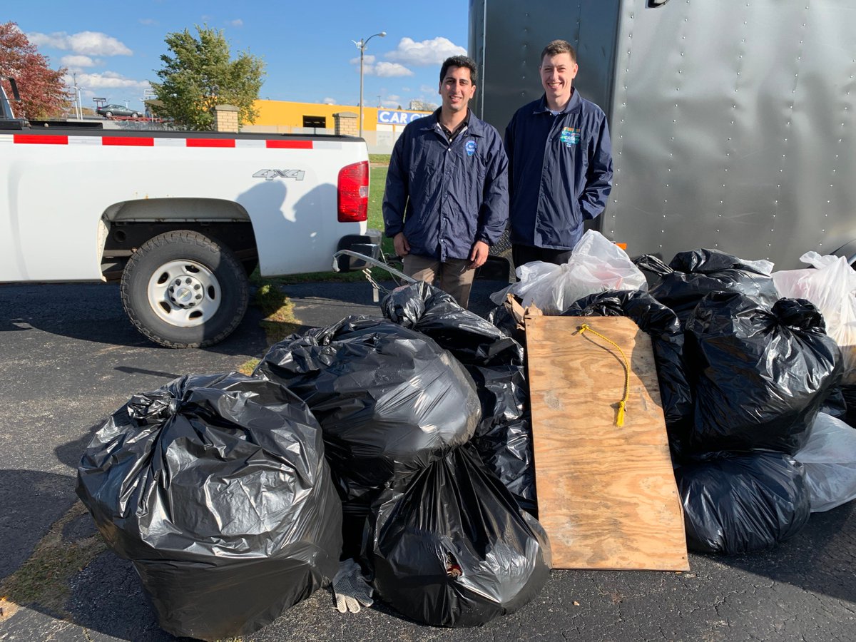 cleancommute's tweet photo. Last week CATA Clean Commute partnered with the South Lansing Business Association and other community members to clean up the streets and provide a cleaner, greener environment. Over 20 full bags of trash were collected and taken to a landfill! https://t.co/nBerSJvPFQ