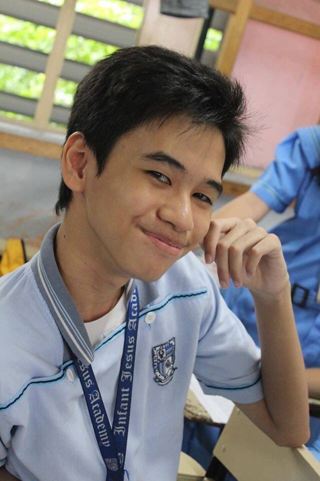 aedandinoso's tweet image. im sorry pero ano nagbago... yung uniform? yung sex appeal? chz #LoyaltyAward