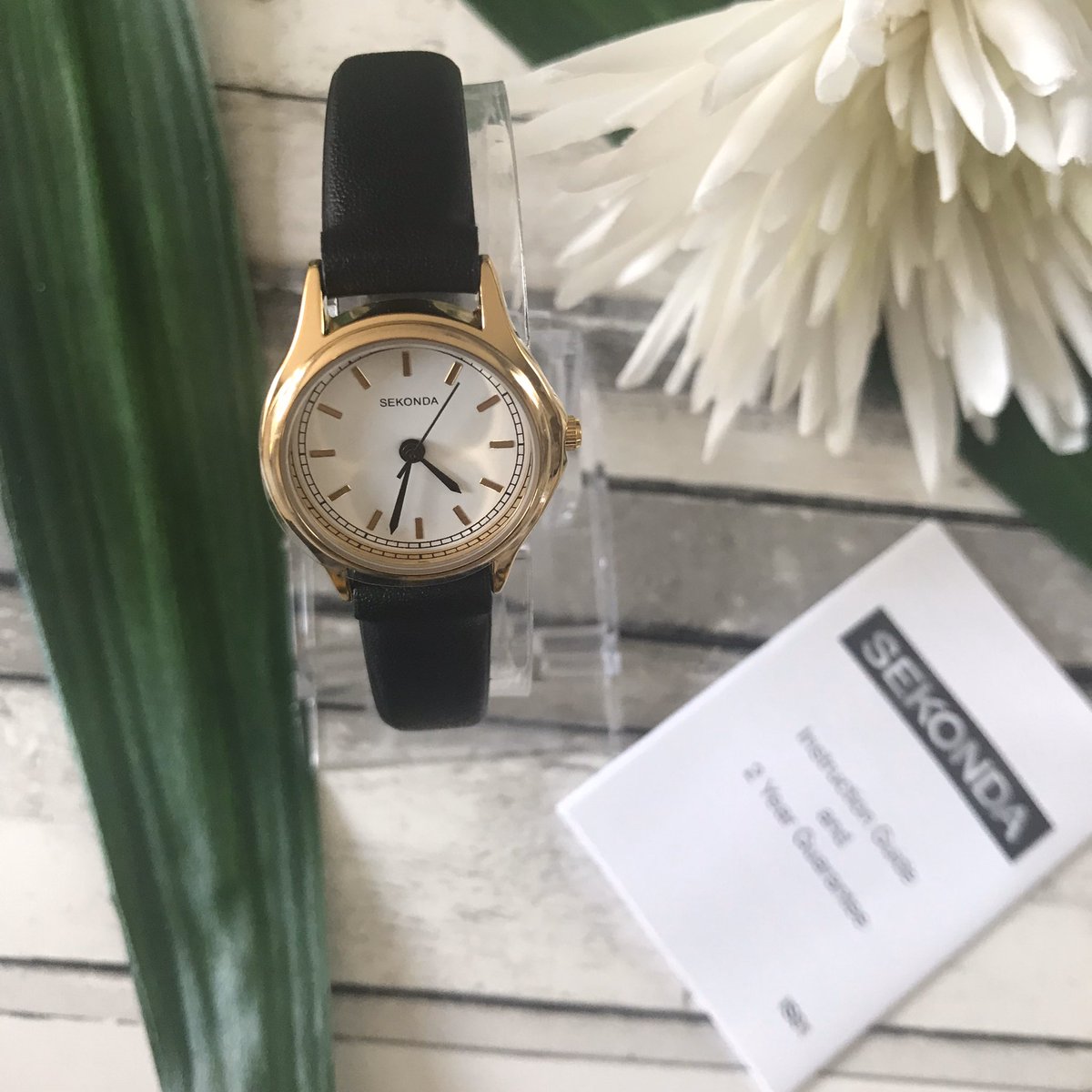individual2you1's tweet photo. 🚨 • Tenner Tuesday • 🚨 

Bit of a different one this week ! 

Both are £20 so that’s 50% off 😱. All watches come with their own display box and manufactures guarantee. 
Each of these are in today offer ! Tenner plus postage.
#QueenOf #Christmas2019 #SpecialOffer #Derbyshire https://t.co/LqpjiDP3VQ