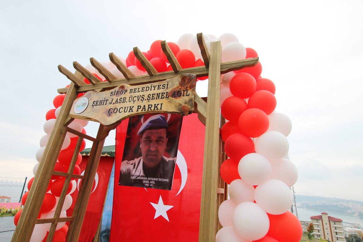 Belediye Başkanımız Barış Ayhan Şehit Jandarma Astsubay Şenel Ağıl adına yapılan çocuk parkının açılışına katıldı.

sinop.bel.tr/Detay/belediye…